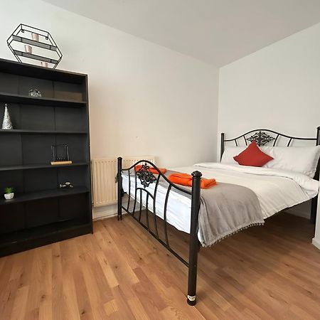 3 Bedroom House By M40 J4 هاي ويكومبْ المظهر الخارجي الصورة